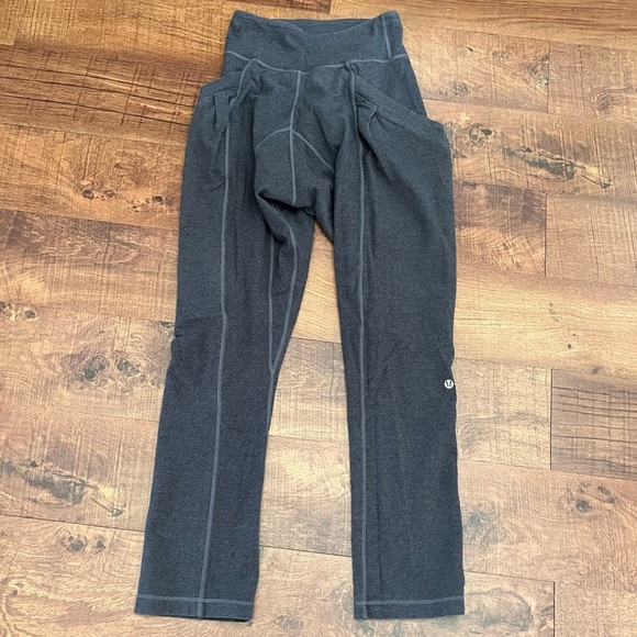 Lululemon womaens gray silver  2 two pocket pants stretchy size 4 - Picture 2 of 6